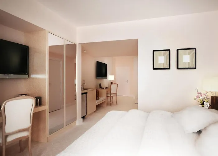 Hotel Du Grand Lac Excelsior